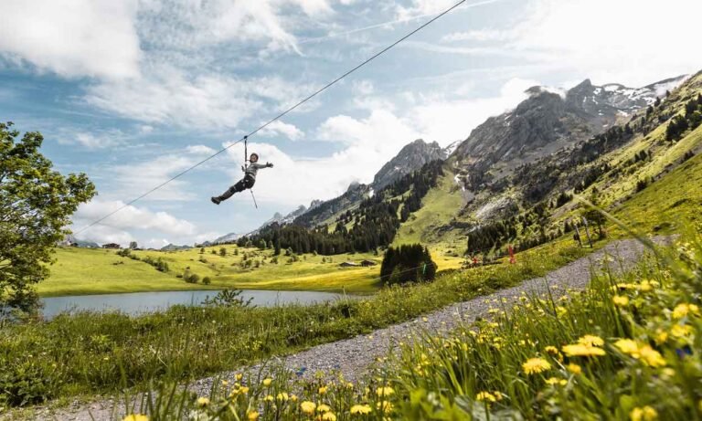 tyroliennelaclusaz